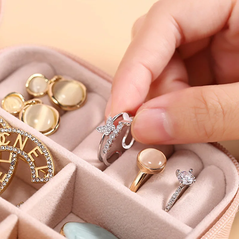 Gold Alphabet Flower Jewelry B - Bar Cart Gold ulasan dan harga